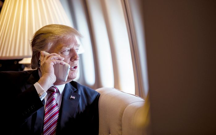 iPhone của Tổng thống Donald Trump chỉ được phép cài một ứng dụng duy nhất