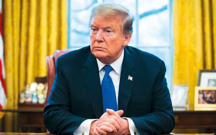 Tổng thống Mỹ Donald Trump mang theo điện thoại gì để sử dụng khi ở Việt Nam?