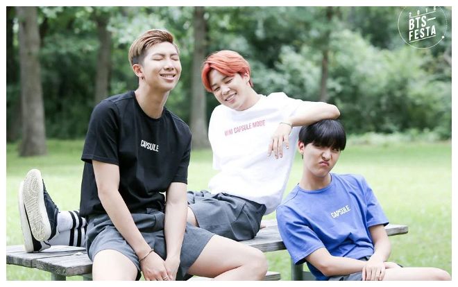 BTS và những lần mặc đồ đôi khiến fan phải 'ôm tim' vì quá ngọt ngào