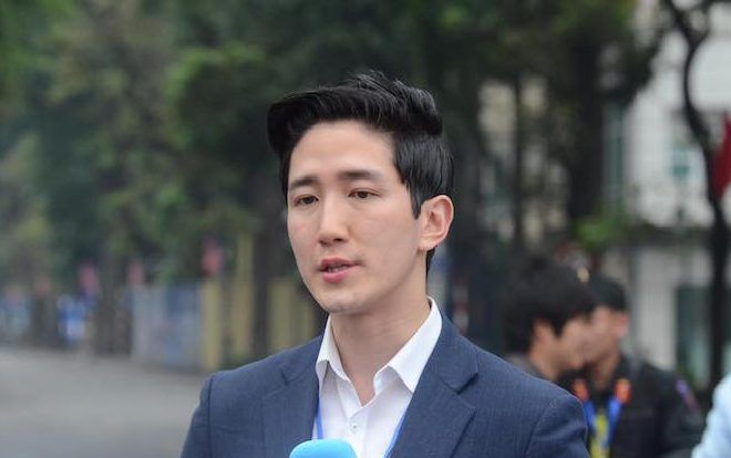 Chàng phóng viên Thượng đỉnh Mỹ - Triều gây sốt vì điển trai: 'Tôi muốn làm chương trình về ông Park Hang-seo'