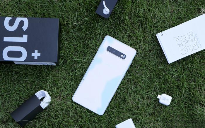 Mở hộp Galaxy S10+ vừa ra mắt tại Việt Nam: Đẹp hơn cả mong đợi!