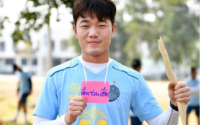 Sang Thái Lan, Xuân Trường đẹp trai đến lạ thường