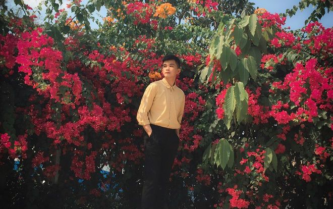 Sinh viên Tôn Đức Thắng tha hồ 'sống ảo' nghìn kiểu tại khuôn viên 'trường nhà mình' với giàn hoa giấy đang nở rộ