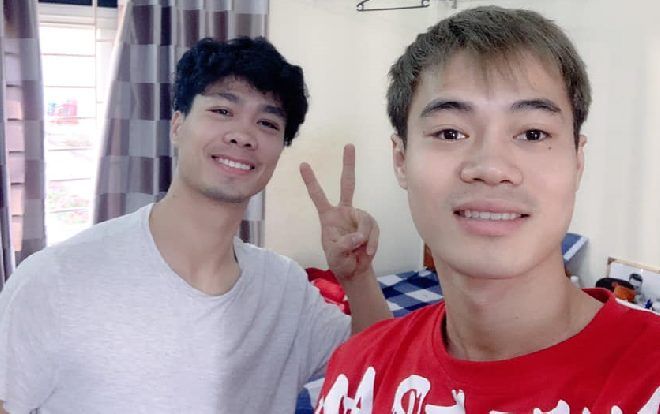 Văn Toàn gọi điện Face time để nhìn mặt Công Phượng cho 'bớt' nhớ nhung