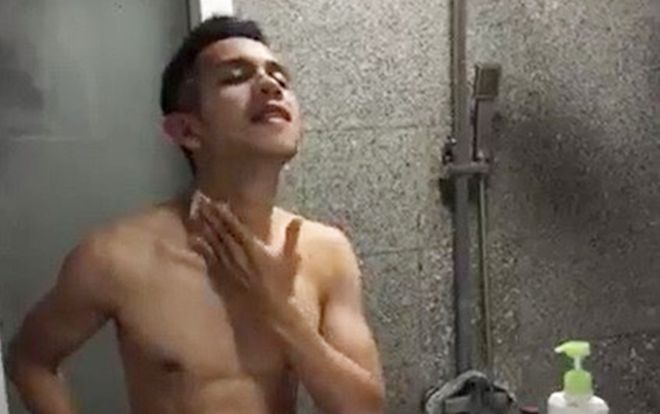 Chăm sóc da kĩ hơn cả con gái, Hồng Duy Pinky bị fan trêu: 'Chủ tịch giả làm cầu thủ để dạy mọi người cách có da mặt láng mịn'