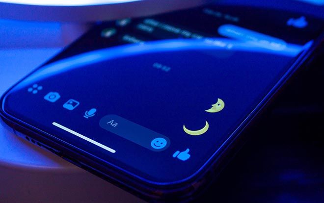 Vì sao các ông lớn công nghệ chạy đua ra mắt chế độ ban đêm 'Dark Mode' cho ứng dụng của mình?