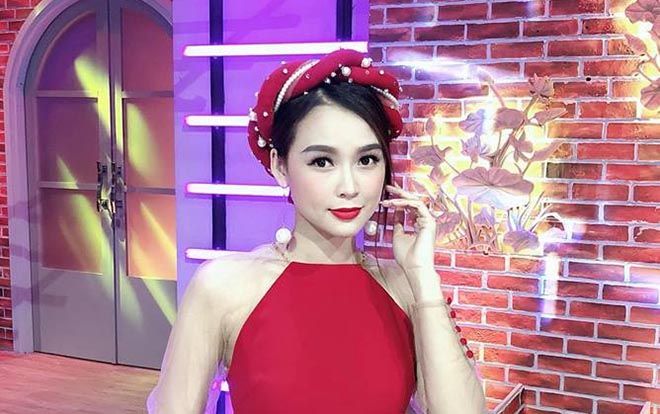 Bị chê câu giờ, đọc Tiếng Anh tệ, ‘cựu’ MC xinh đẹp của Confetti Vietnam Sam nói gì?