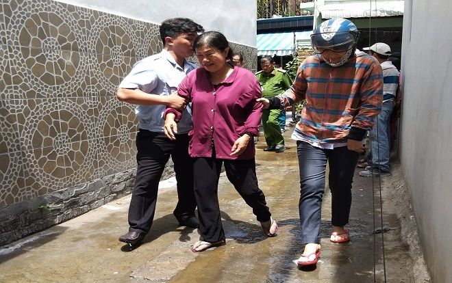 Cụ già khóc ngất khi 2 căn nhà chìm trong biển lửa giữa trưa nắng ở Sài Gòn