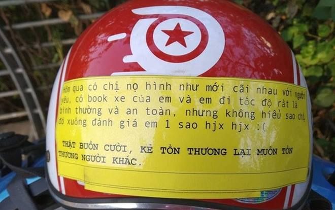 Bi hài chuyện chàng tài xế xe ôm công nghệ bị nữ khách hàng vừa cãi nhau với người yêu làm 'tổn thương'