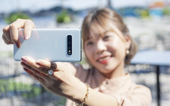 Trải nghiệm selfie trên Galaxy S10+ và kết quả nhận được vô cùng bất ngờ