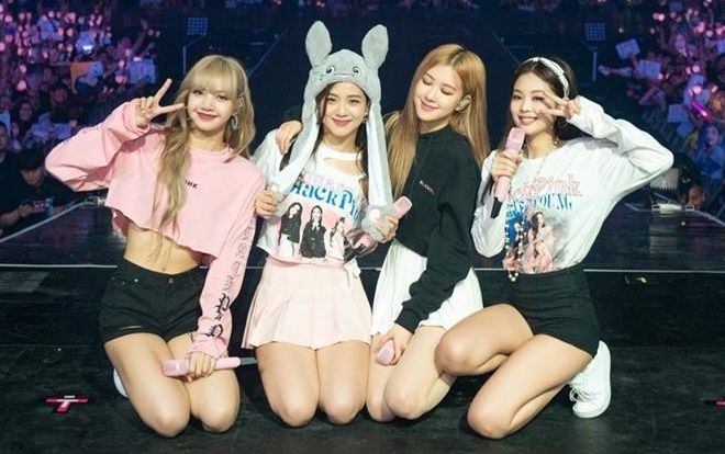 BLACK PINK lên ngôi 'Nữ hoàng Instagram', chỉ chịu thua đúng một nhân vật duy nhất trên thế giới