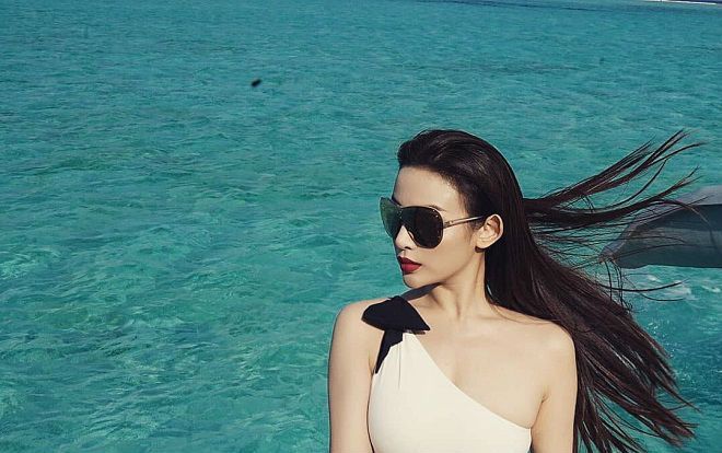 Huyền Baby khoe dáng quyến rũ giữa không gian sang chảnh trong chuyến du lịch với ông xã tại Maldives