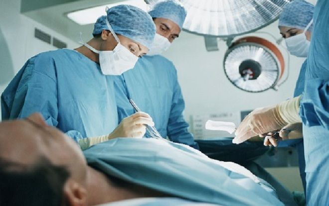 Mắc bệnh tiểu đường, người đàn ông bị bác sĩ cắt phăng tinh hoàn vì chẩn đoán nhầm