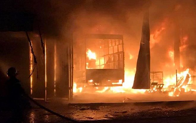 Cháy gara ô tô ở Hà Tĩnh: 6 người may mắn thoát chết, thiệt hại hơn 1 tỷ đồng