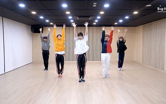 Click xem ngay bản dance CROWN - TXT: Có cần thiết phải đều đến vậy không?