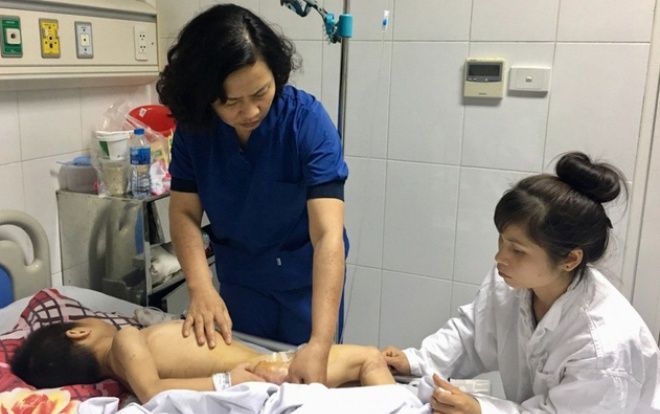 Thương tâm bé trai 9 tuổi bại não bị 4 con chó cắn đứt dương vật