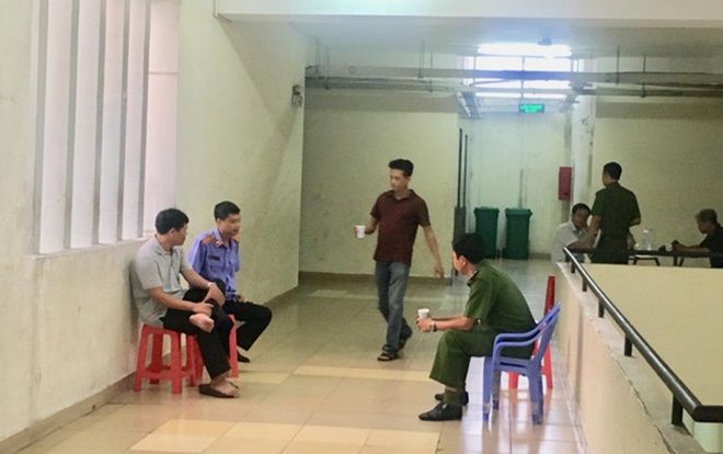 Hoảng hồn phát hiện thi thể người đàn ông bốc mùi trong nhà vệ sinh ở chung cư