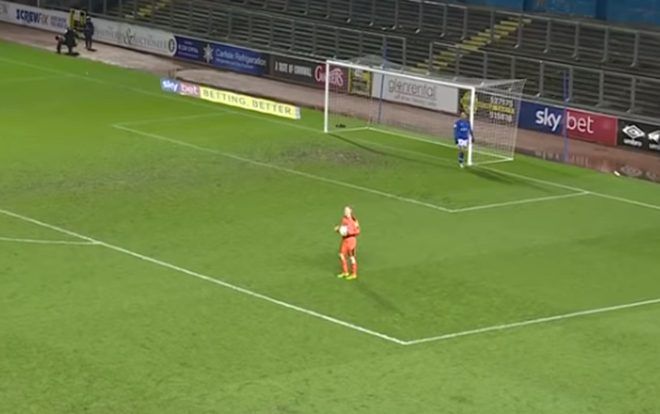 Sốc vì pha làm bàn “bẩn” nhất thế giới