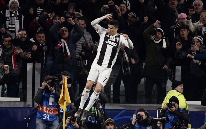 'Ronaldo phi thường nhưng Messi mới là thiên tài'