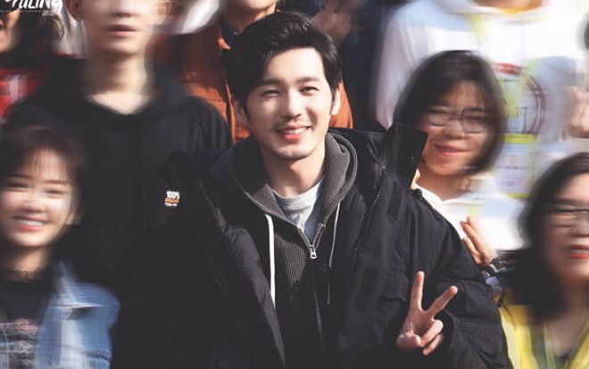 Bạch Vũ rạng rỡ trên trong buổi khởi máy của phim 'Fairyland Lovers'