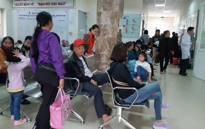 Công an vào cuộc điều tra việc cung cấp thực phẩm sau vụ hàng trăm học sinh được đưa đi viện khám vì nghi ăn thịt lợn nhiễm giun sán