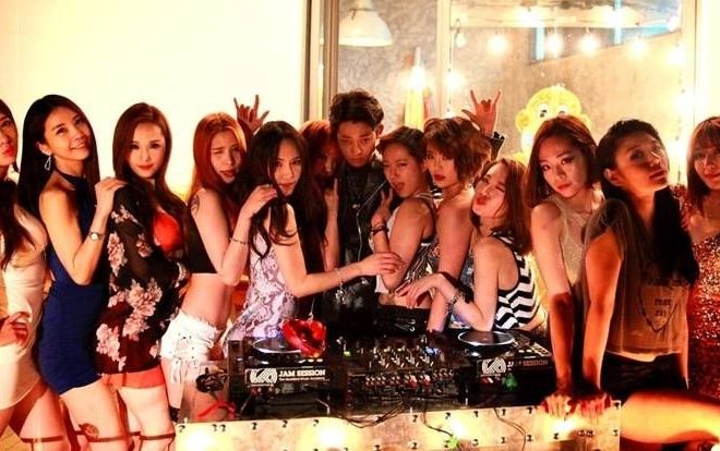 Không chỉ 'Sympathy', Jung Joon Young còn kể cuộc đời tệ hại trong MV trụy lạc hơn thế nữa