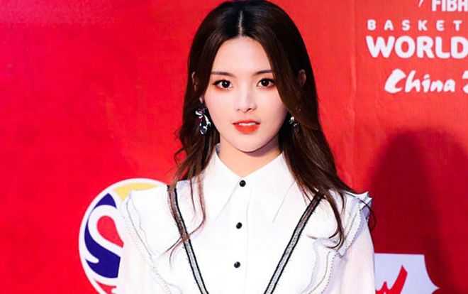 Tham gia sự kiện lớn, Dương Siêu Việt lại gây chê cười vì phát âm sai