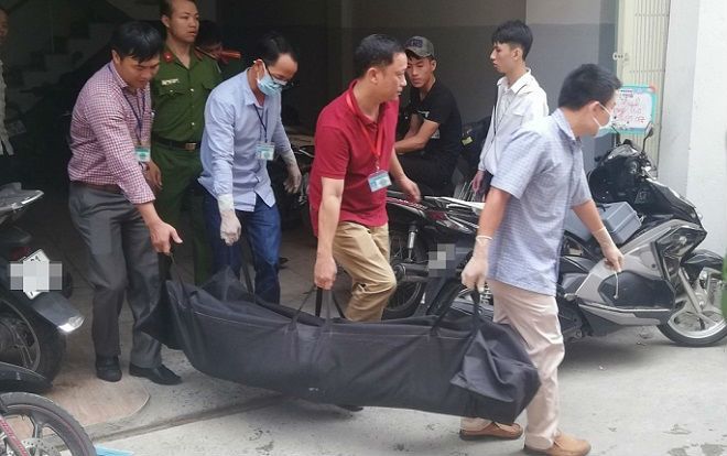 Thức dậy đi vệ sinh, hoảng hốt phát hiện bạn cùng phòng tử vong trong tư thế treo cổ