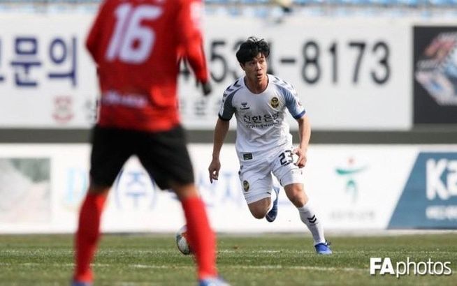 Báo Hàn Quốc sửng sốt với Công Phượng, đề nghị K-League gấp rút có thêm cầu thủ Việt Nam