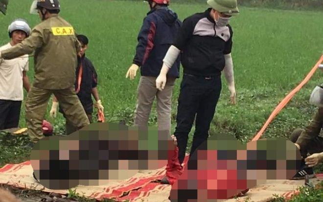 Bàng hoàng phát hiện cặp vợ chồng tử vong dưới mương nước