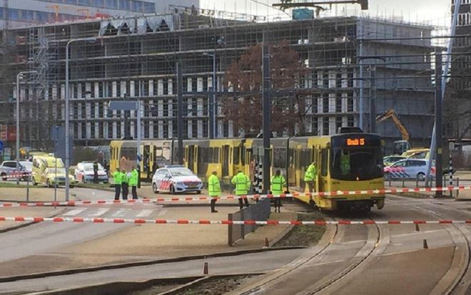 Xả súng trên tàu điện ở Hà Lan nghi khủng bố, nghi phạm đã bỏ trốn