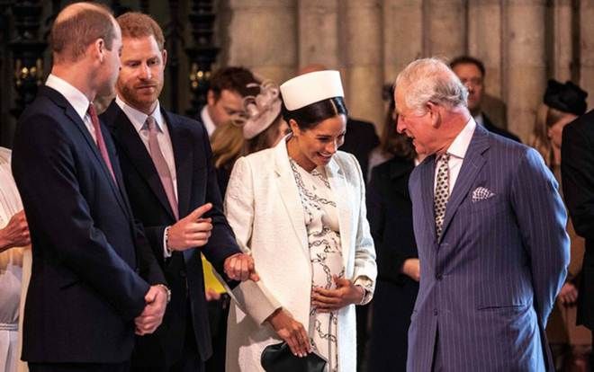 Bố chồng chi trả hơn 23 tỷ VNĐ cho trang phục của công nương Meghan