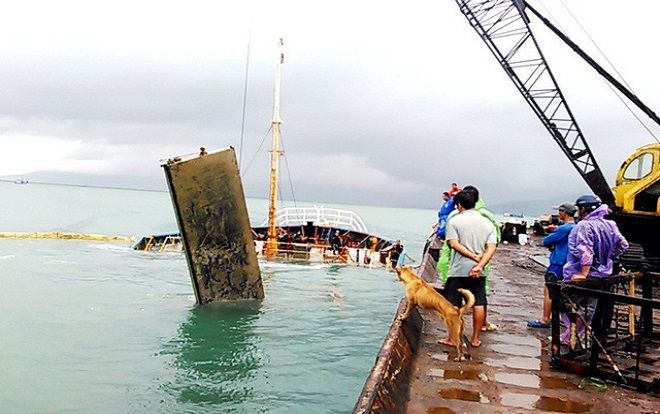 Chìm tàu hút trên sông Gò Gia, 1 người mất tích, 3 người được cứu sống