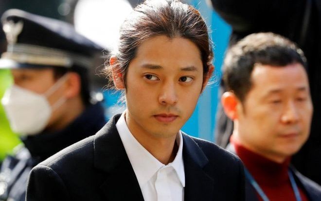 Jung Joon Young tiếp tục bị bắt khẩn cấp, thêm hai người nữa bị điều tra trong scandal Burning Sun và quay lén