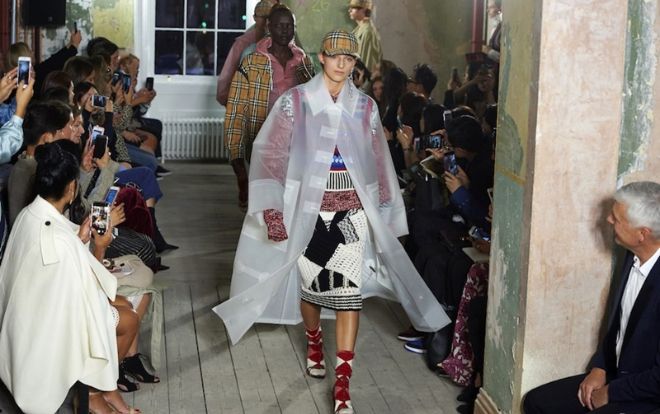 Burberry sẽ chính thức từ bỏ chất liệu nhựa vào năm 2025