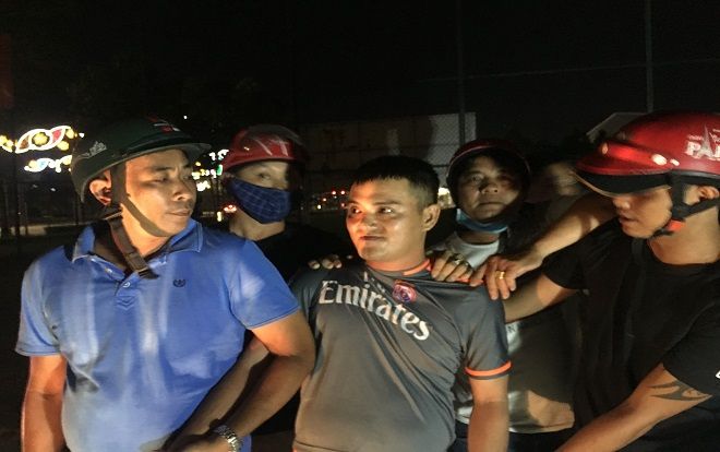 Hy hữu 'yêu râu xanh' hăm doạ đòi đánh chồng để ép vợ chụp ảnh nóng, đòi quan hệ và tống tiền