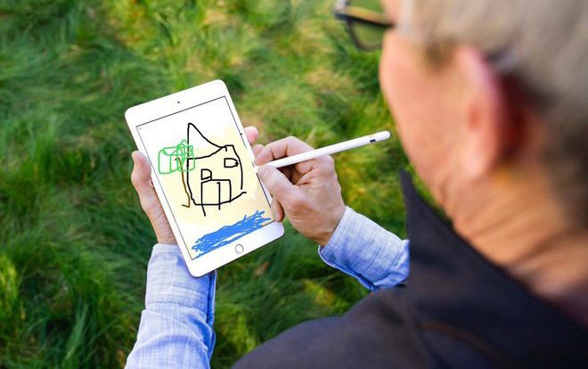 Nhọ như CEO Apple: Đăng đàn khoe iPad mới cũng bị dân tình chế ảnh tràn lan trên mạng
