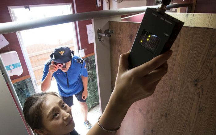 Hàn Quốc rúng động 1.600 khách bị quay lén trong khách sạn, đây là cách để bạn phát hiện camera tàng hình