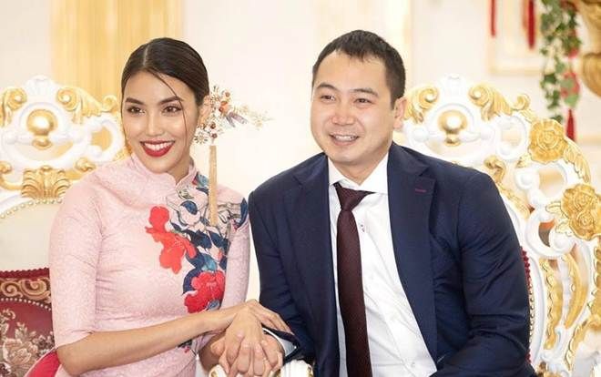 Doanh nhân Tuấn John vẫn cưng vợ Lan Khuê hết nấc dù đang gặp rắc rối công việc