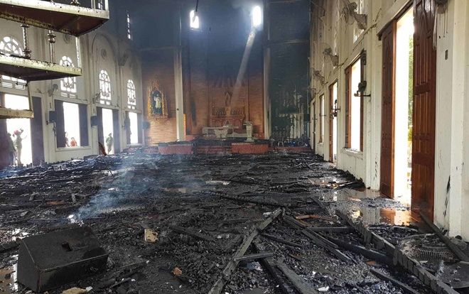 Cháy lớn nhà thờ ở Hà Tĩnh, nhiều tài sản bị thiêu rụi