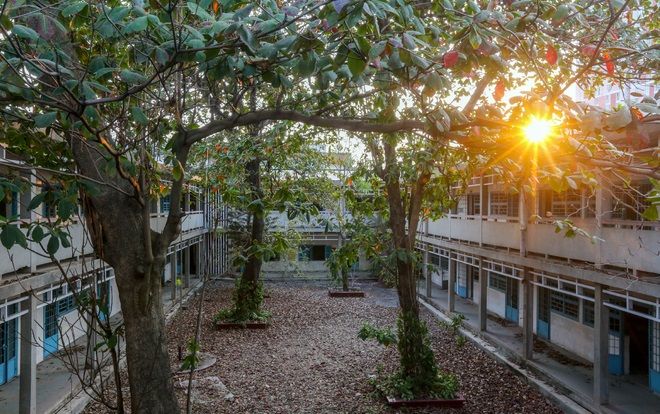 Trường THPT hơn 40 năm tuổi bỏ hoang ở Sài Gòn