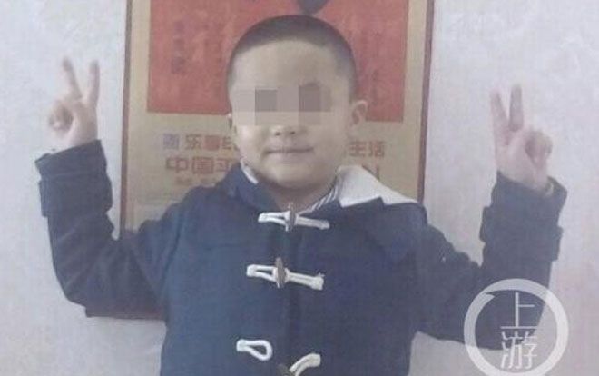 Bé 9 tuổi qua đời vì mắc bệnh bạch cầu, thầy giáo nhẫn tâm phát ngôn 'do bố mẹ tích quá nhiều nghiệp từ kiếp trước'