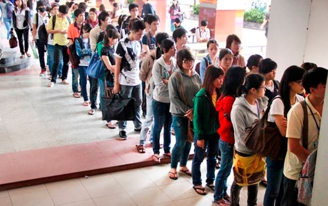Nhà văn Kim Ngân: 'Đừng lấy một người không biết xếp hàng dù họ có bóng bẩy, hào hoa cỡ nào'