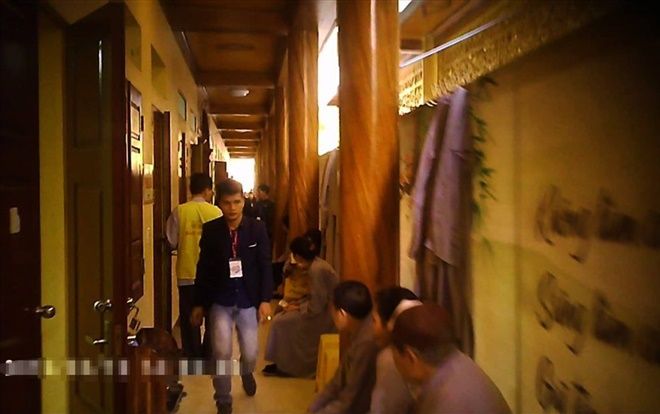 Gọi vong ở chùa Ba Vàng: Những cuộc ngã giá trong 'căn phòng cuối'