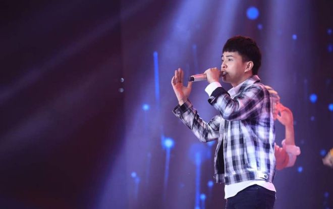 Hồ Quang Hiếu hoá ‘tú ông’ khi làm quản lý gái bia ôm