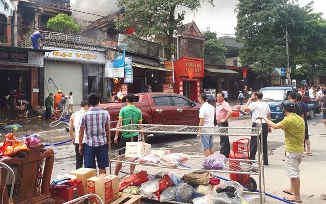 Cháy lớn thiêu rụi xưởng sửa chữa ô tô ở Hà Tĩnh, thiệt hại hàng tỷ đồng