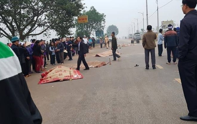 Vụ xe khách lao vào đoàn đi đưa tang: Đã có 7 người tử vong