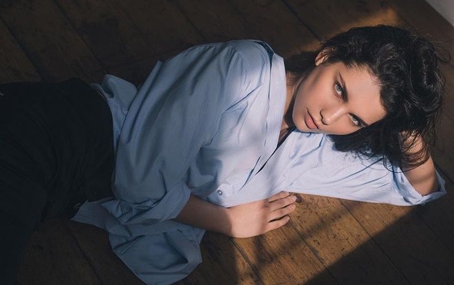 Vẻ đẹp bốc lửa của Hoa hậu bị 'truất ngôi' vì… ham chơi