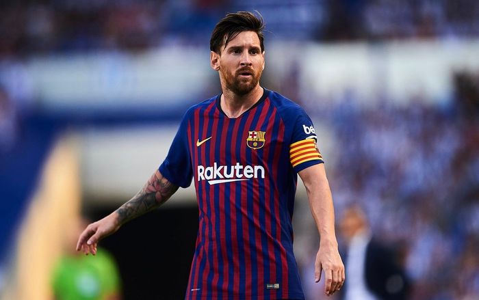 Không tính penalty, Messi vẫn vô đối, Ronaldo 'hít khói' dài