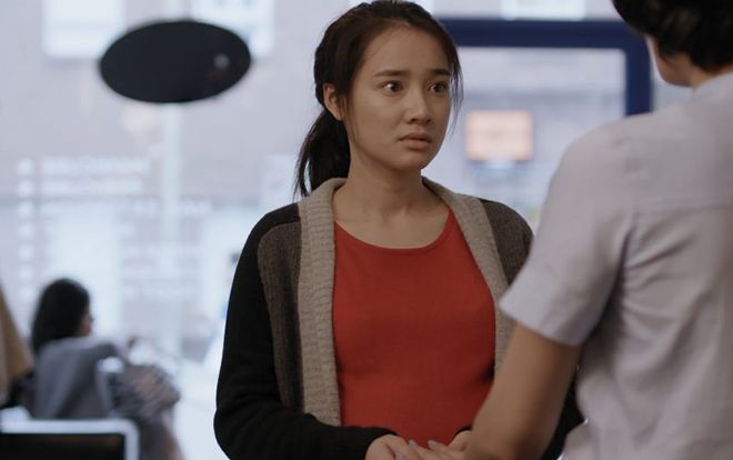 Review 'Infill & Full Set' - Nhã Phương lột tả cuộc sống khắc nghiệt của người Việt Nam trên những 'vùng đất hứa'